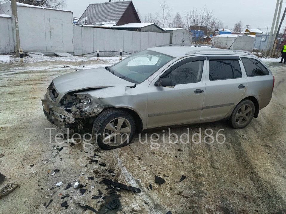 Минувшим вечером в Сургуте нетрезвый водитель спровоцировал ДТП с тремя пострадавшими Минувшим вечером в Сургуте нетрезвый водитель спровоцировал ДТП с тремя пострадавшими