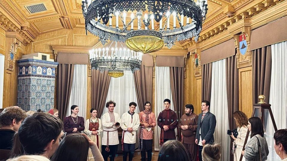 Ко Дню народного единства коллективы территориальных органов Росреестра по всей стране организовали серию мероприятий, которые продемонстрировали, что наша сила - в многообразии культур, традиций и народов Ко Дню народного единства коллективы территориальных органов Росреестра по всей стране организовали серию мероприятий, которые продемонстрировали, что наша сила - в многообразии культур, традиций и народов