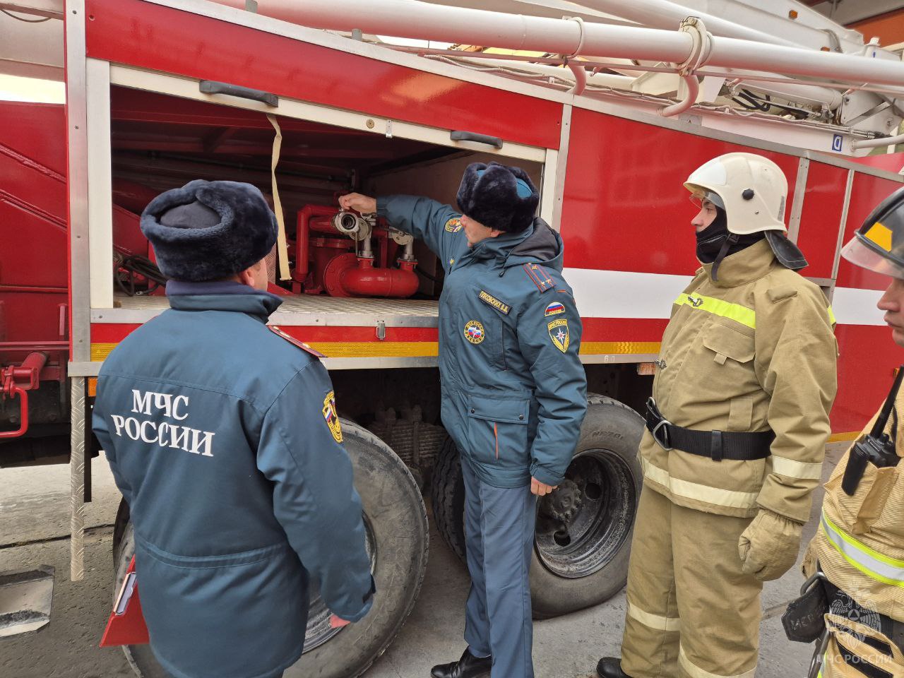 В Урае проверили готовность опорного пункта по тушению крупных пожаров и проведению аварийно-спасательных работ В Урае проверили готовность опорного пункта по тушению крупных пожаров и проведению аварийно-спасательных работ