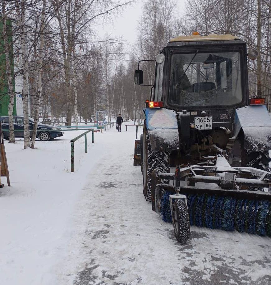 Уборка снега в городе - работа ежедневная Уборка снега в городе - работа ежедневная