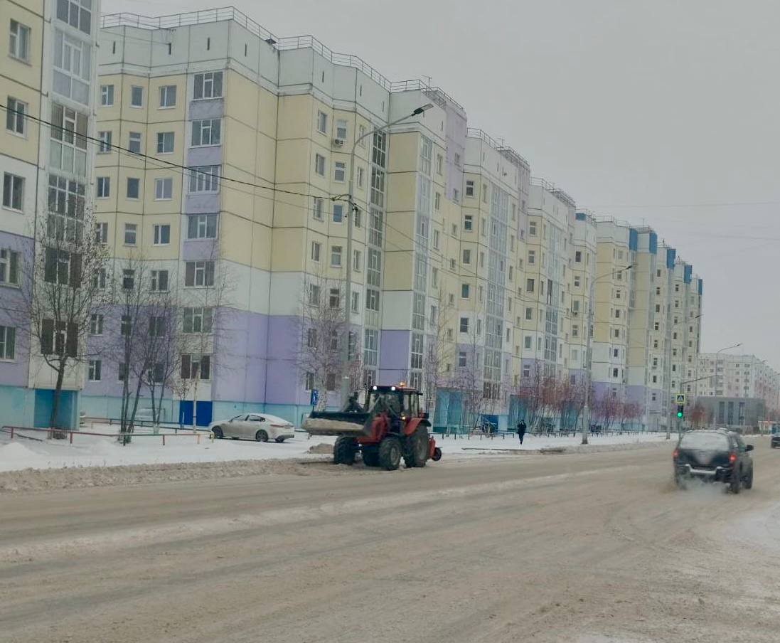 Уборка снега в городе - работа ежедневная Уборка снега в городе - работа ежедневная