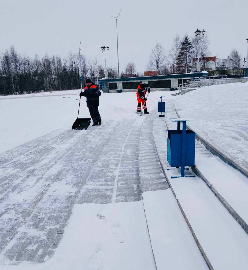 Уборка снега в городе - работа ежедневная Уборка снега в городе - работа ежедневная