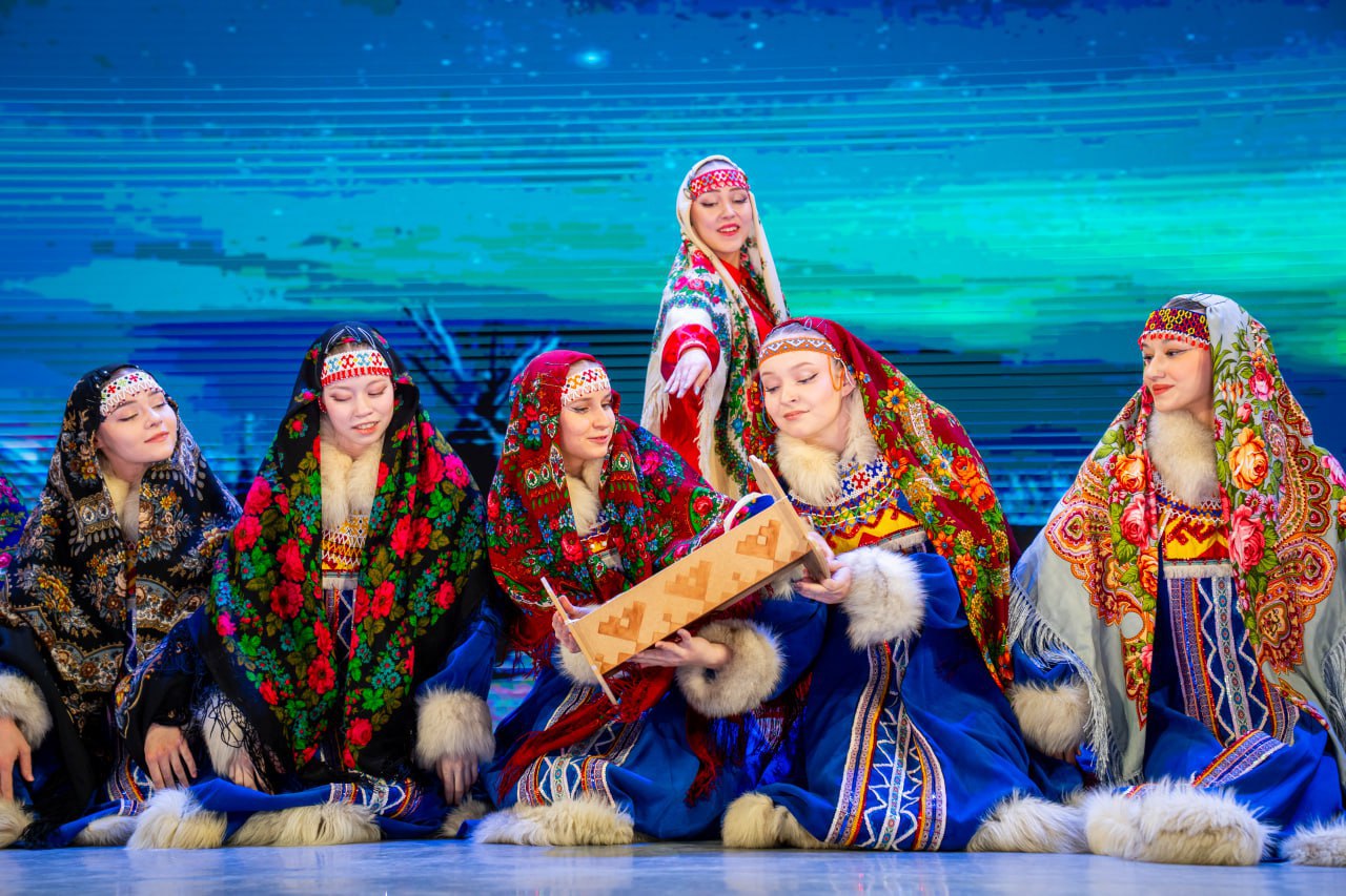 В Ханты-Мансийске наградили золотые династии Югры В Ханты-Мансийске наградили золотые династии Югры