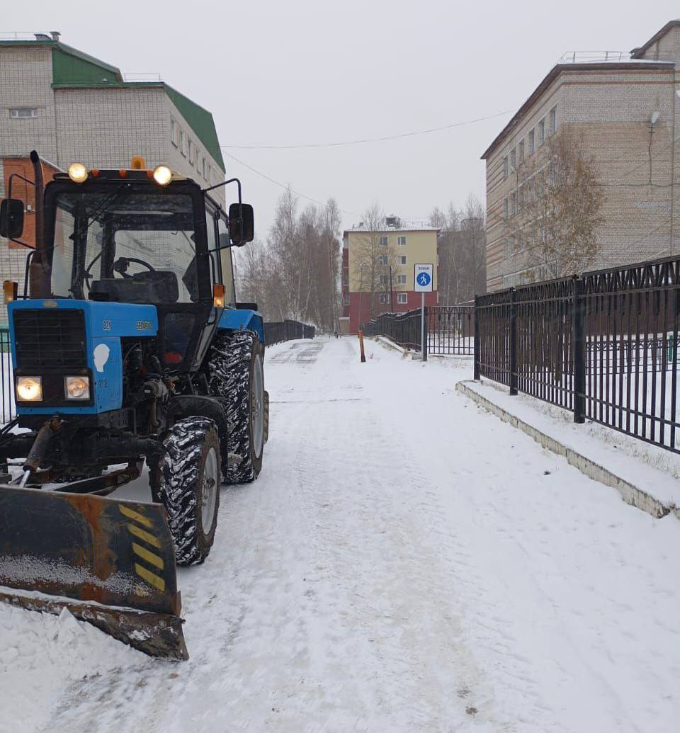Уборка снега в городе - работа ежедневная Уборка снега в городе - работа ежедневная