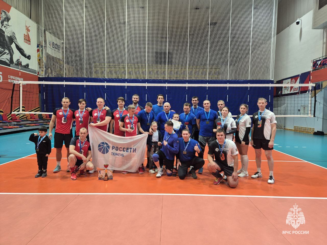 Команда огнеборцев Нижневартовска победила в городских соревнованиях по волейболу Команда огнеборцев Нижневартовска победила в городских соревнованиях по волейболу