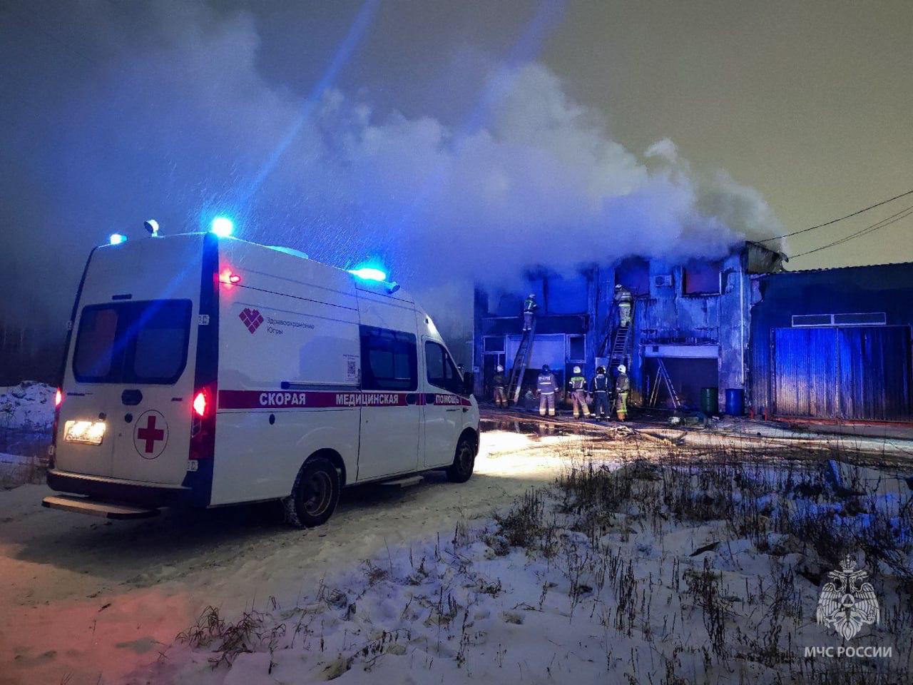 Вартовчанин выпрыгнул со второго этажа горящего здания, чтобы спасти свою жизнь