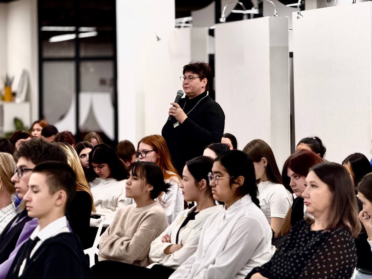 Дмитрий Кощенко: В Нижневартовске и Югре продолжается реализация партийного проекта «Цифровая Россия» Дмитрий Кощенко: В Нижневартовске и Югре продолжается реализация партийного проекта «Цифровая Россия»