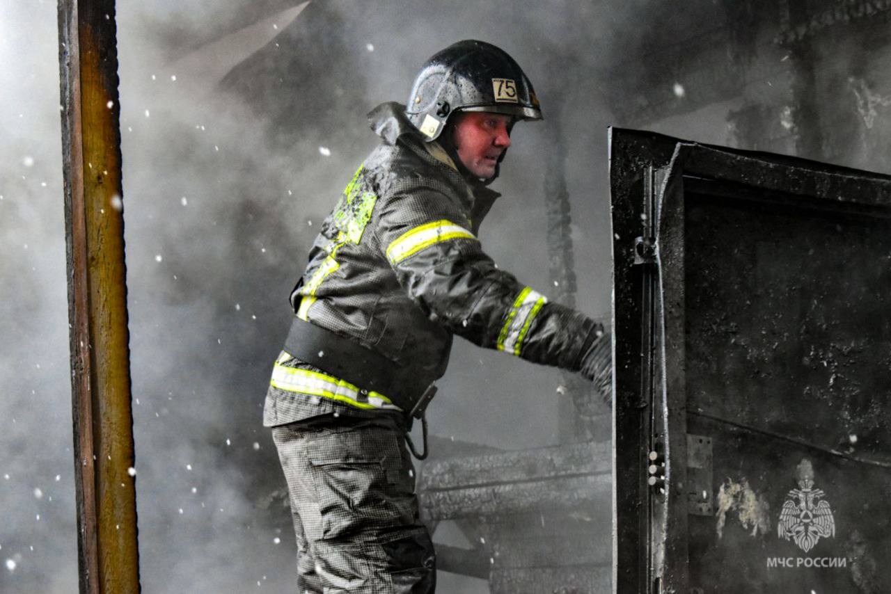 Огнеборцы Ханты-Мансийска ликвидировали возгорание в дачном доме Огнеборцы Ханты-Мансийска ликвидировали возгорание в дачном доме