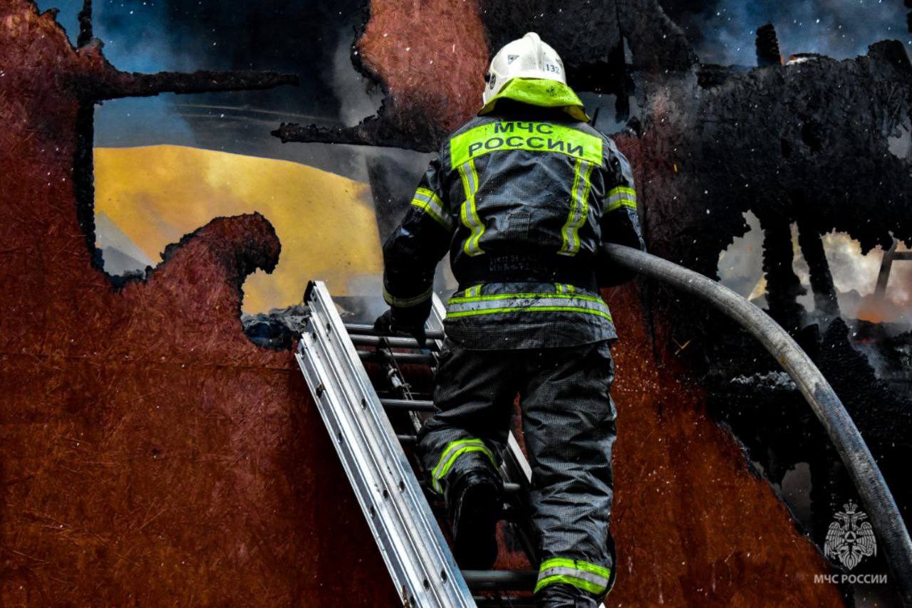 Огнеборцы Ханты-Мансийска ликвидировали возгорание в дачном доме Огнеборцы Ханты-Мансийска ликвидировали возгорание в дачном доме