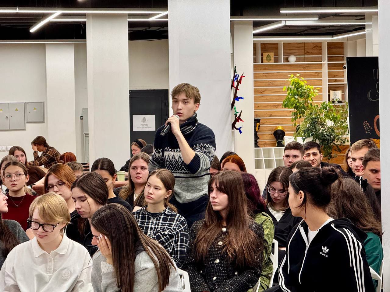 Дмитрий Кощенко: В Нижневартовске и Югре продолжается реализация партийного проекта «Цифровая Россия» Дмитрий Кощенко: В Нижневартовске и Югре продолжается реализация партийного проекта «Цифровая Россия»