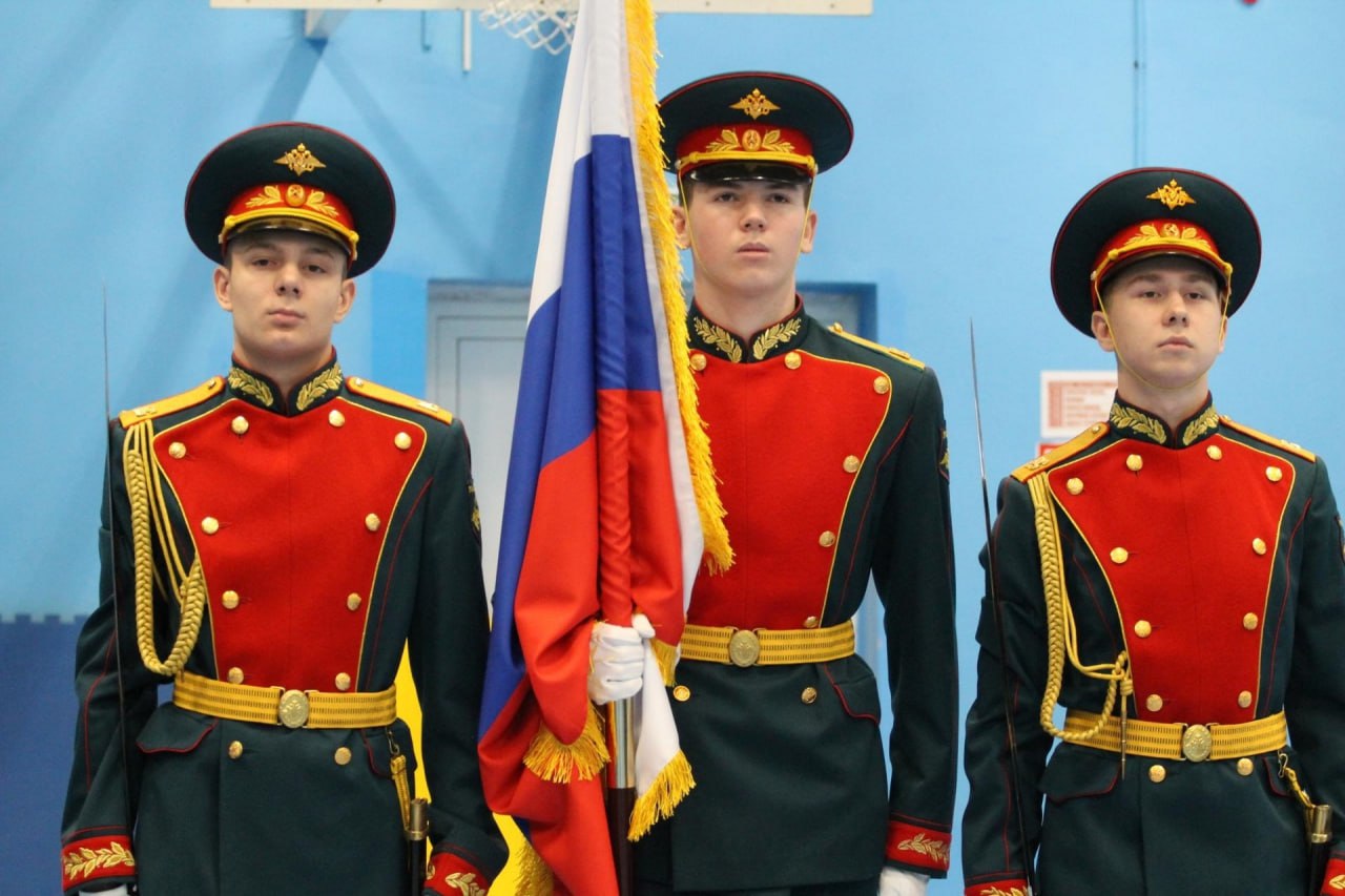 В Югорске прошло торжественное посвящение воспитанников военно-патриотического клуба «Ратник» В Югорске прошло торжественное посвящение воспитанников военно-патриотического клуба «Ратник»