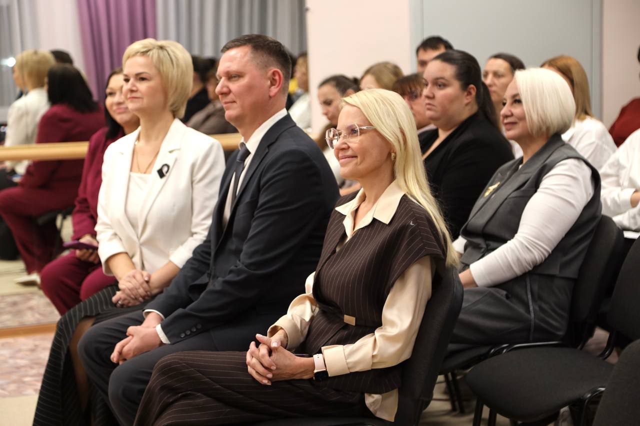 Дмитрий Кощенко: Встретился с коллективом детского сада №80 «Светлячок» Дмитрий Кощенко: Встретился с коллективом детского сада №80 «Светлячок»