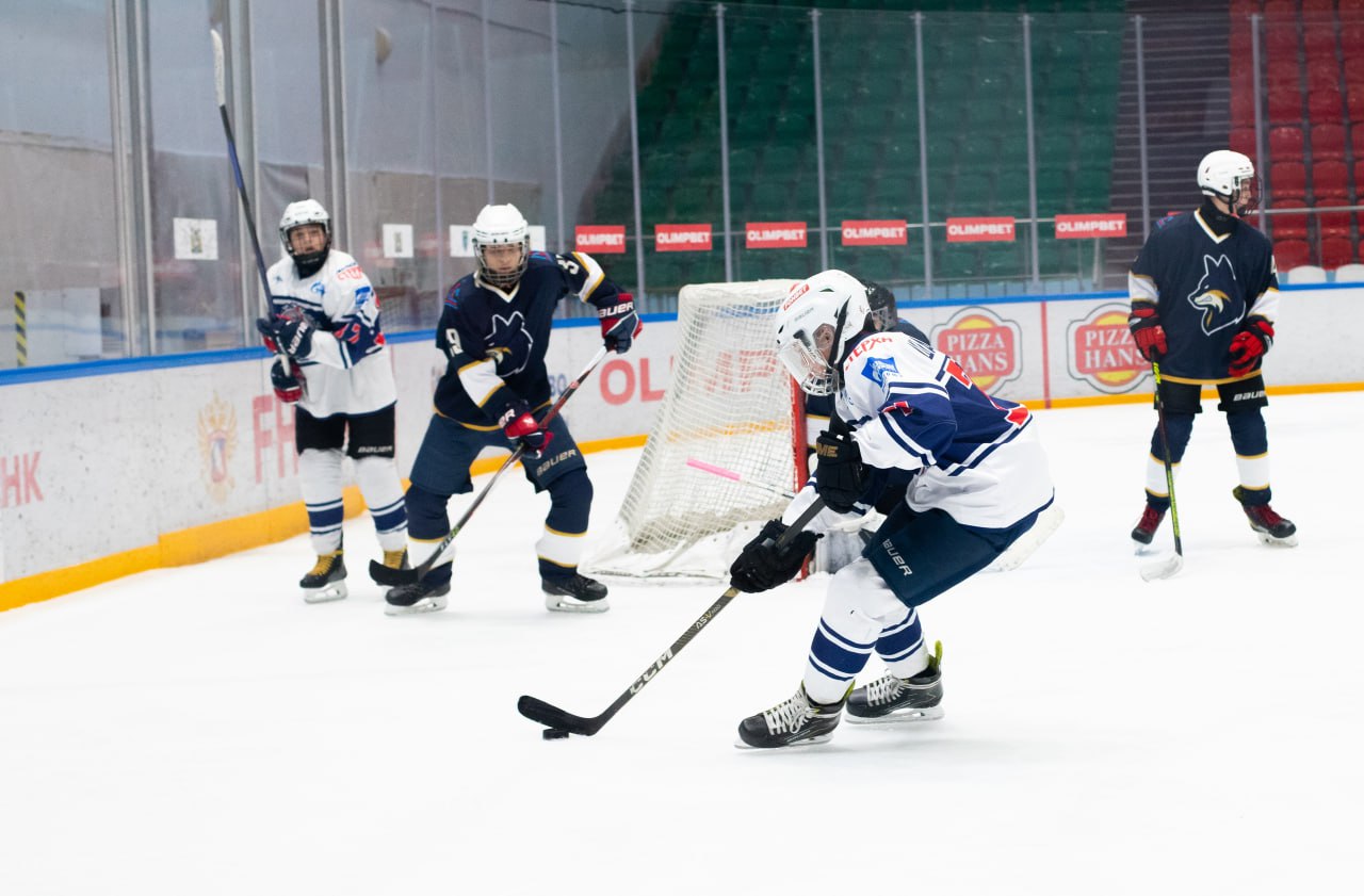 На ледовой арене снова было жарко На ледовой арене снова было жарко