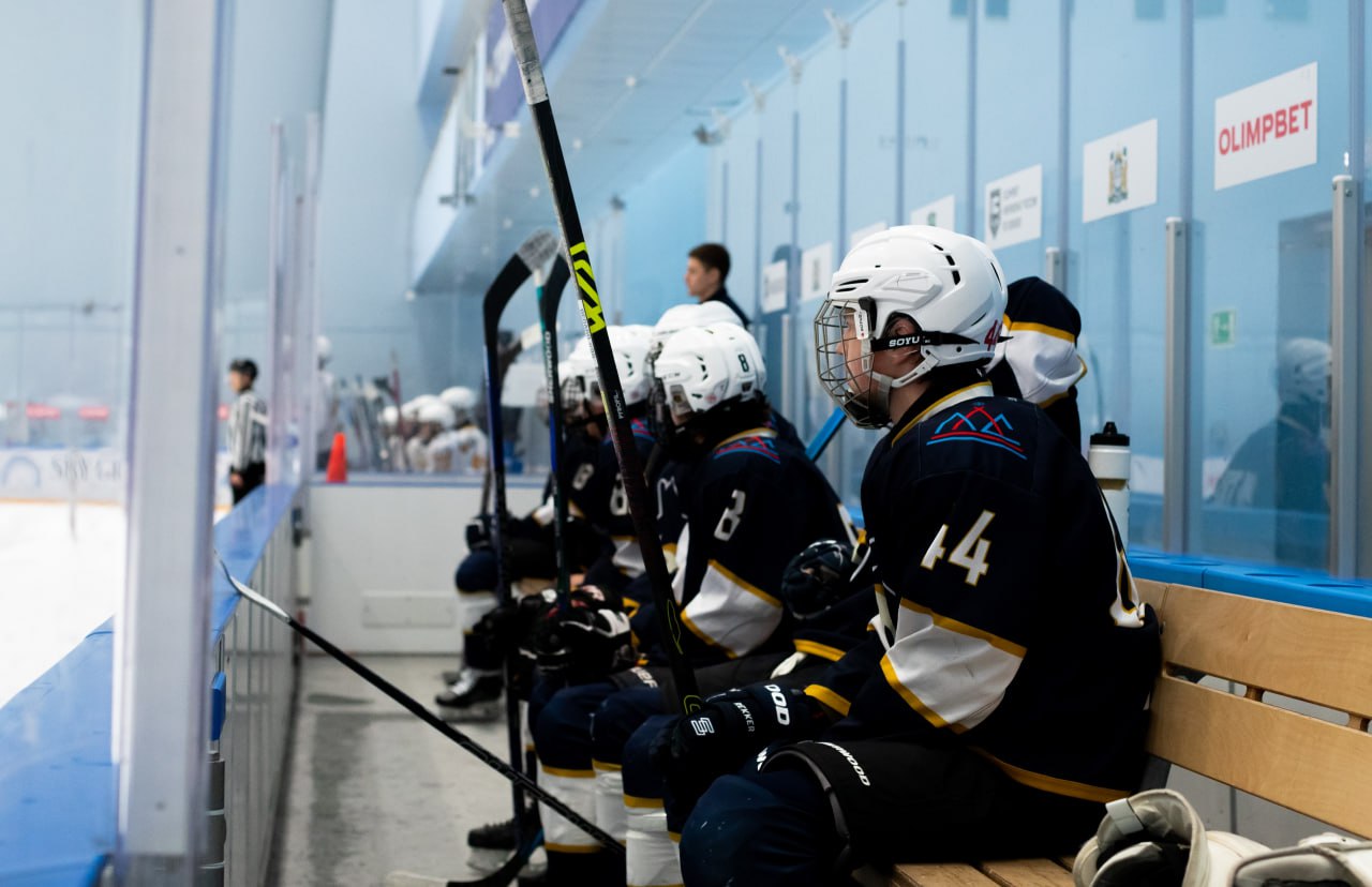 На ледовой арене снова было жарко На ледовой арене снова было жарко