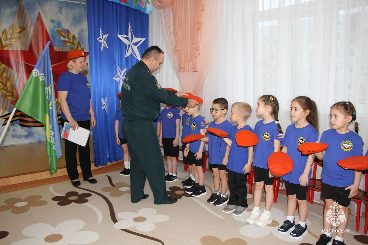 Торжественная церемония посвящения в кадеты МЧС России проведена в детском саду города Покачи