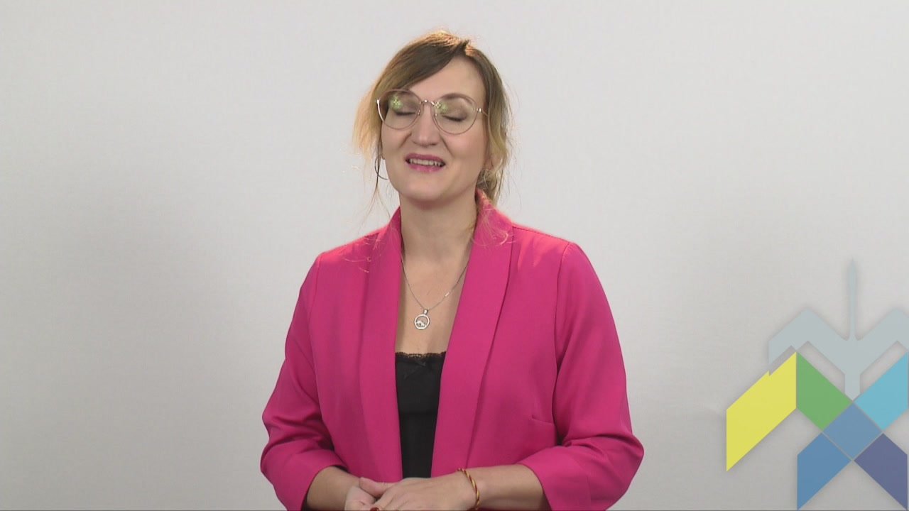 Директор Центра развития культуры и спорта «Олимп» Галина Каленская напоминает жителям Ханты-Мансийска о важности своевременной уплаты налогов