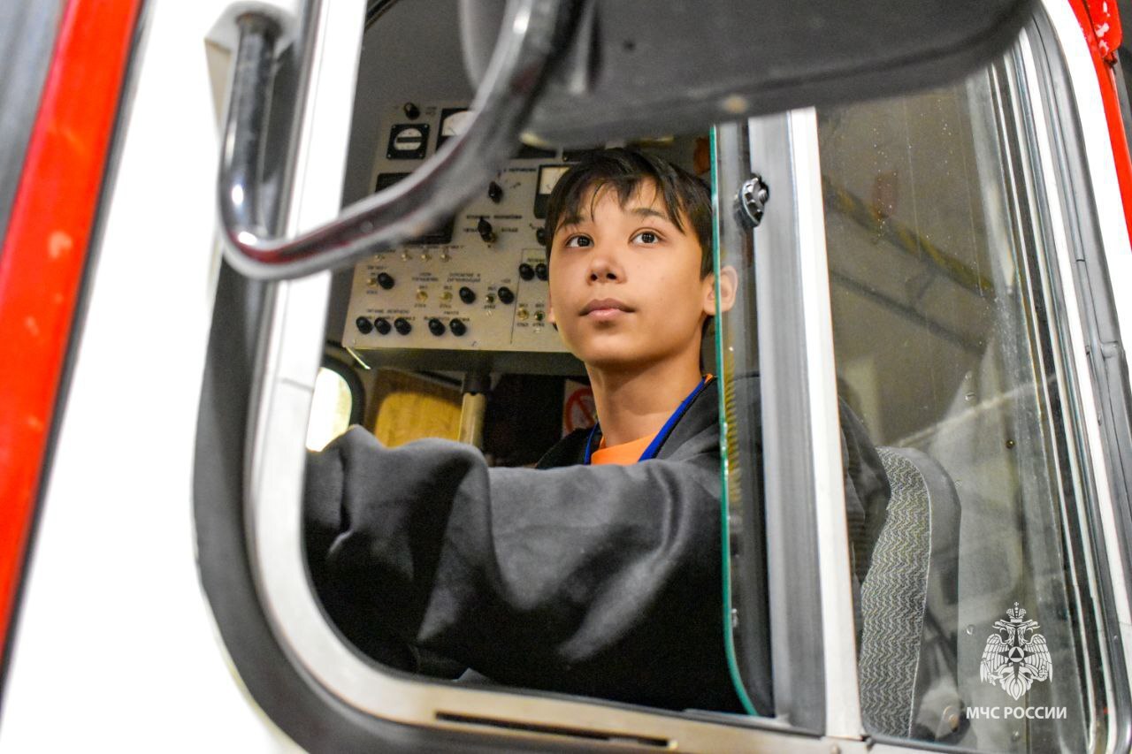 Школьники из Советского познакомились с работой пожарных окружной столицы Школьники из Советского познакомились с работой пожарных окружной столицы