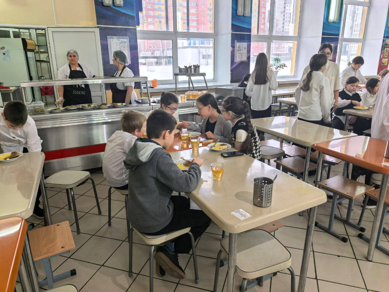 Юрий Чекунов проверил качество питания в школьных столовых Юрий Чекунов проверил качество питания в школьных столовых