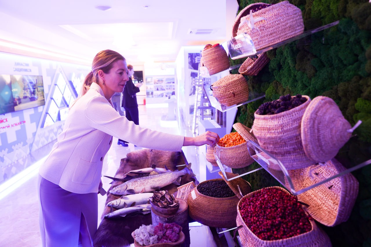 Губернатор Югры представил выставку на днях Югры в Совете Федерации Губернатор Югры представил выставку на днях Югры в Совете Федерации