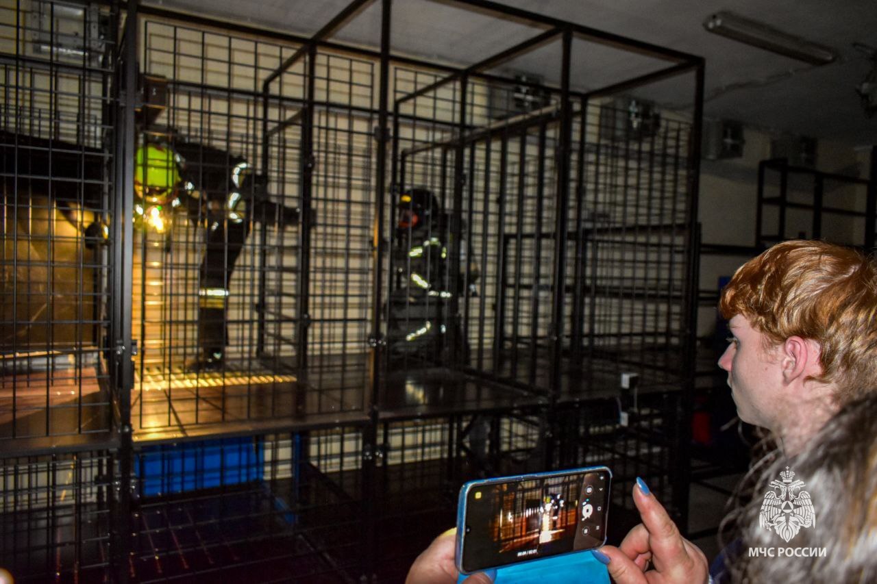 Школьники из Советского познакомились с работой пожарных окружной столицы Школьники из Советского познакомились с работой пожарных окружной столицы