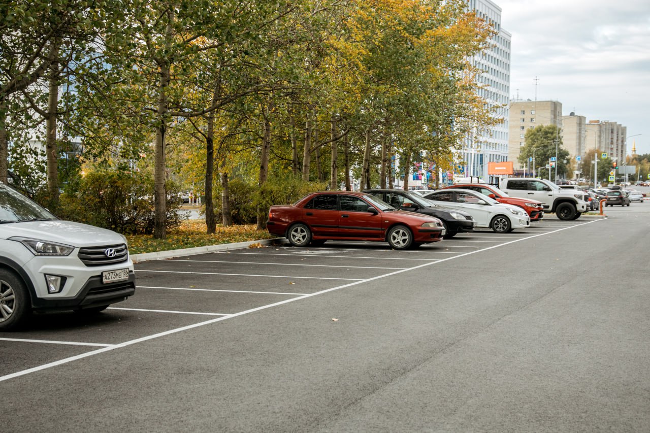 В Сургуте этим летом благоустроили 15 придомовых территорий В Сургуте этим летом благоустроили 15 придомовых территорий