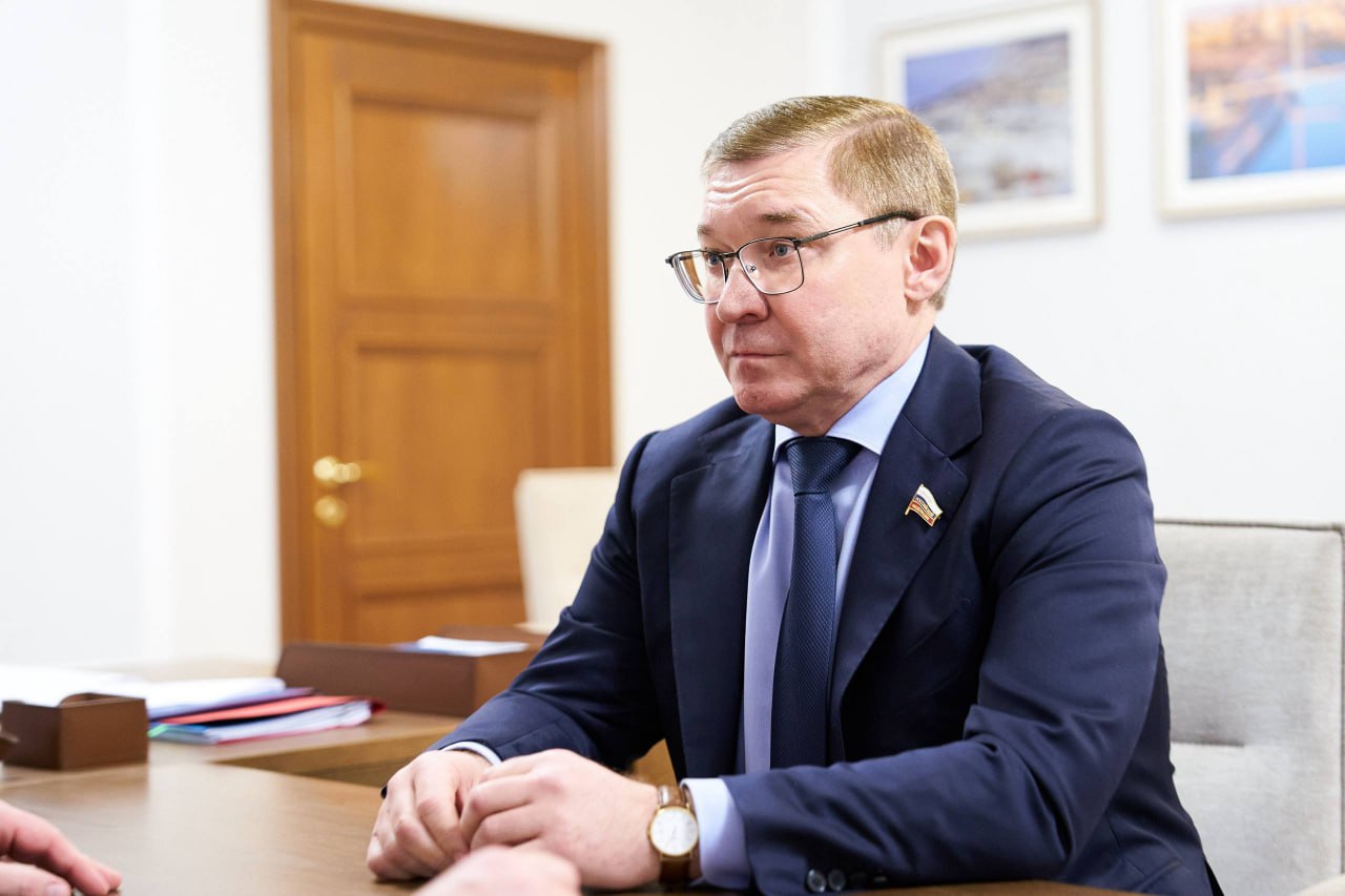 Губернатор Югры принял участие в рабочих встречах в Совете Федерации Губернатор Югры принял участие в рабочих встречах в Совете Федерации