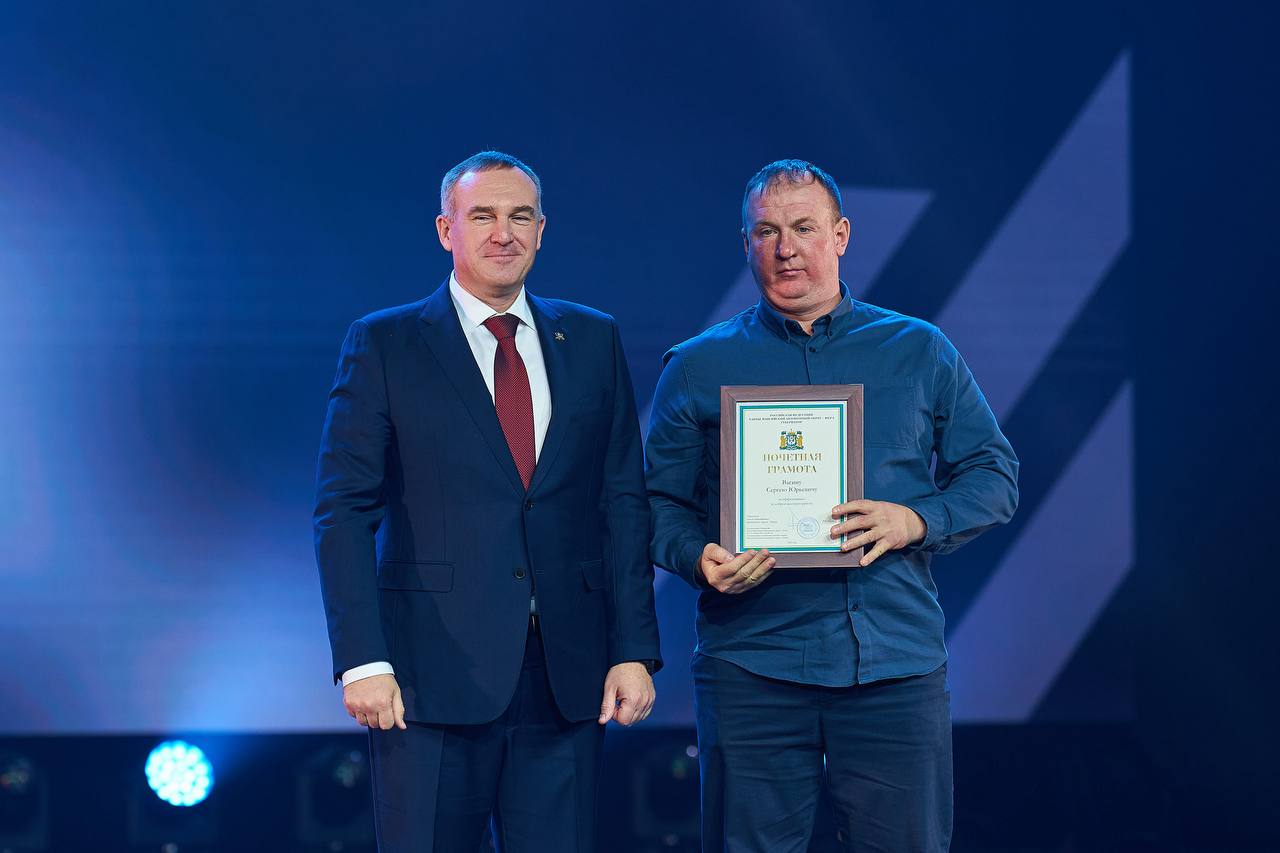 Губернатор Югры Руслан Кухарук наградил лучших сотрудников «Мостострой-11» в его 50-летний юбилей Губернатор Югры Руслан Кухарук наградил лучших сотрудников «Мостострой-11» в его 50-летний юбилей