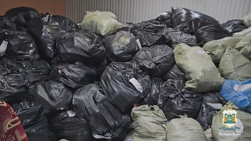 В Сургуте полиция пресекла продажу немаркированной одежды и обуви на сумму более 12 миллионов рублей