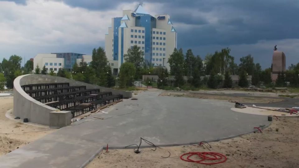 В Югорске открылся обновленный сквер «Северное сияние»