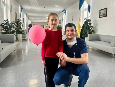 Большая история маленького сердца: югорские кардиохирурги спасли здоровье восьмилетней Софии