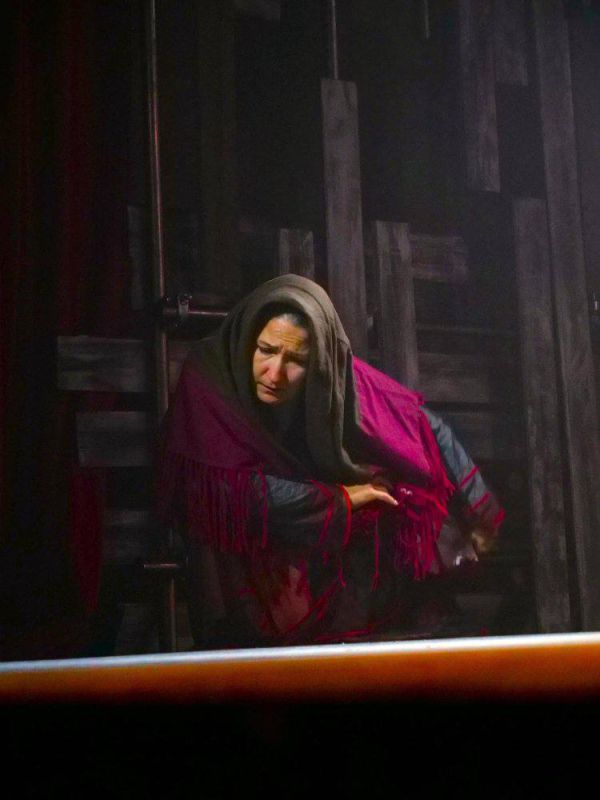 Разговор души с прошлым: театр обско-угорских народов «Солнце» представил спектакль «Ма-ма»