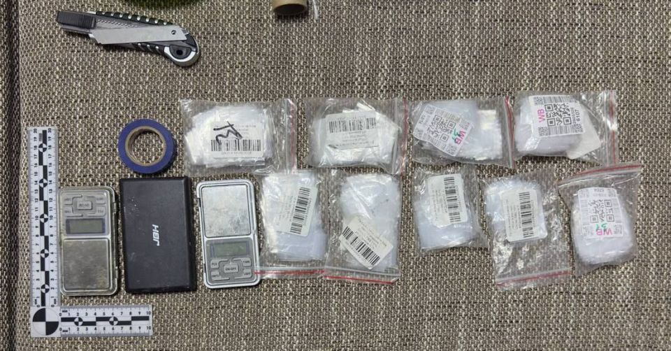 В Нягани полицейские задержали жителя Новосибирской области, подозреваемого в незаконном обороте наркотиков