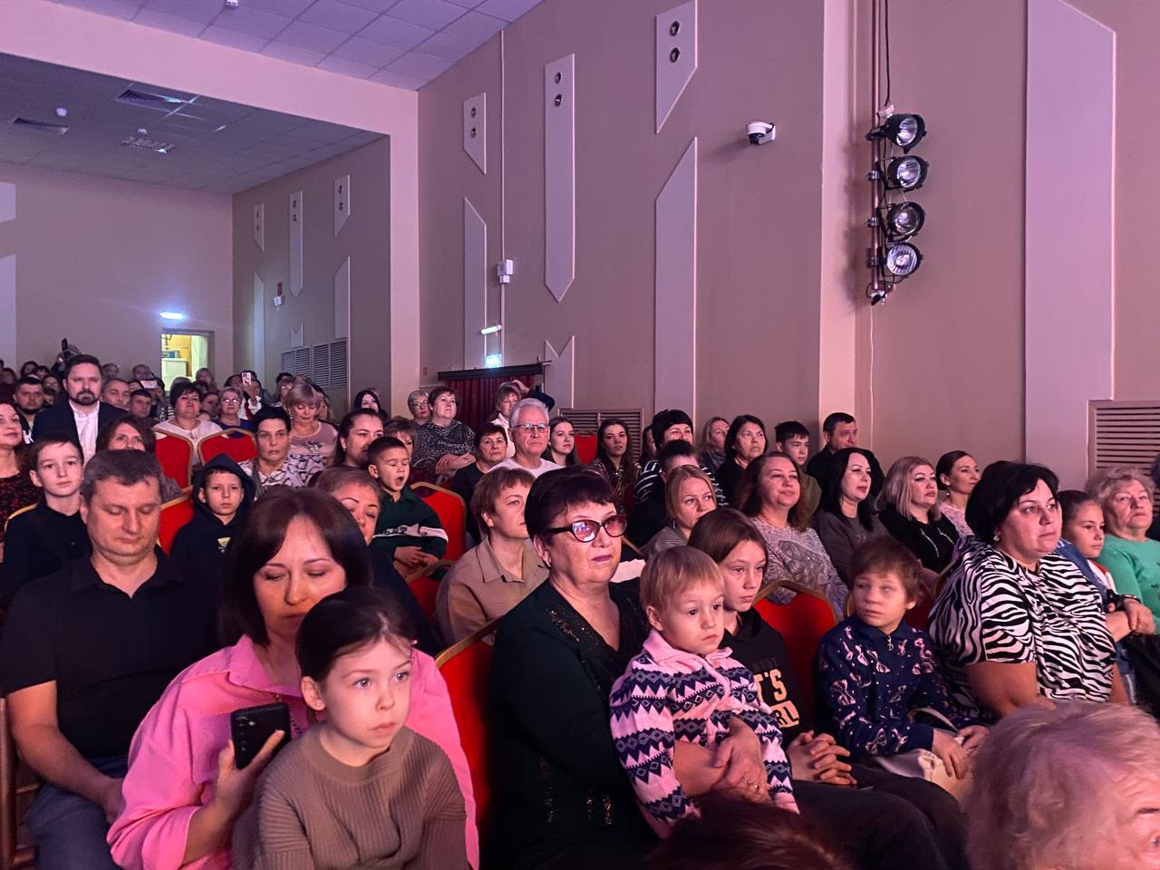 Глава города посетил праздничный концерт, посвященный Российскому казачеству Глава города посетил праздничный концерт, посвященный Российскому казачеству