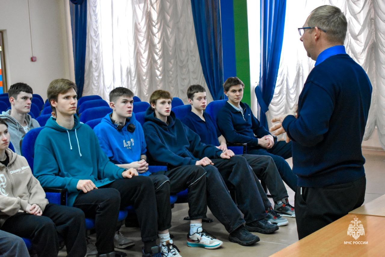 Профэкспедиция: встреча с пожарно-спасательными подразделениями Ханты-Мансийска Профэкспедиция: встреча с пожарно-спасательными подразделениями Ханты-Мансийска