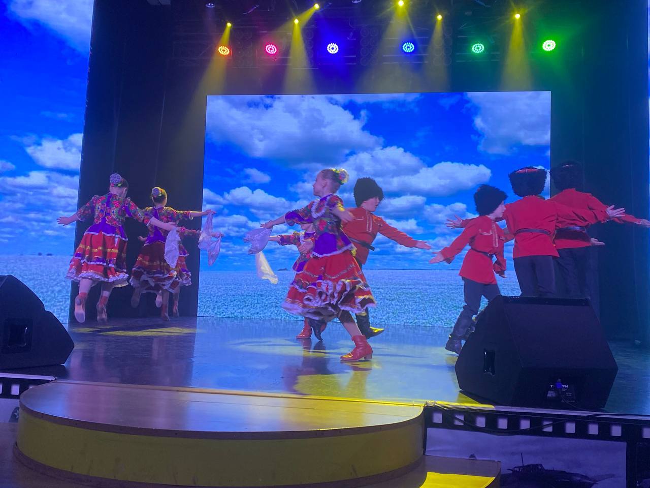 Глава города посетил праздничный концерт, посвященный Российскому казачеству Глава города посетил праздничный концерт, посвященный Российскому казачеству