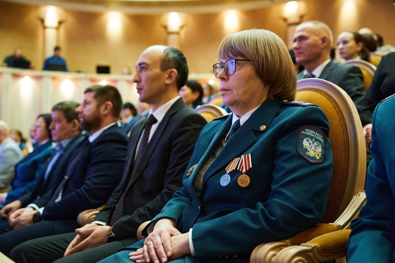 В Ханты-Мансийске вручили награды сотрудникам налоговых инспекций В Ханты-Мансийске вручили награды сотрудникам налоговых инспекций