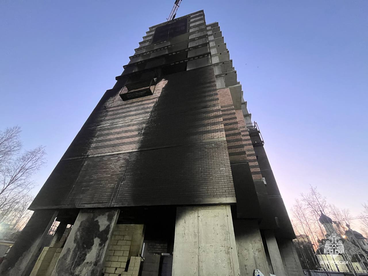 Пожар на стройплощадке в Сургуте: огнеборцы не допустили распространения огня Пожар на стройплощадке в Сургуте: огнеборцы не допустили распространения огня