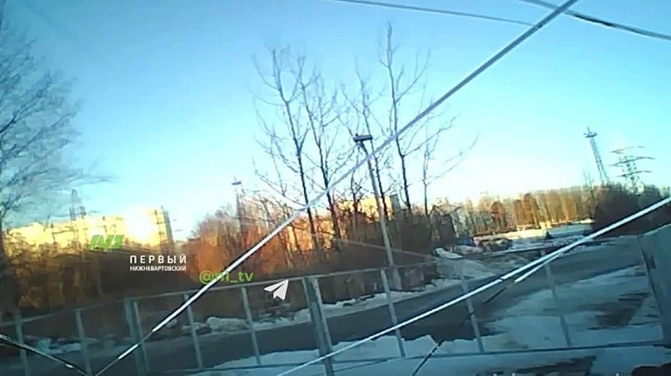 Осторожно: мат. Водитель автобуса врезался в легковушку