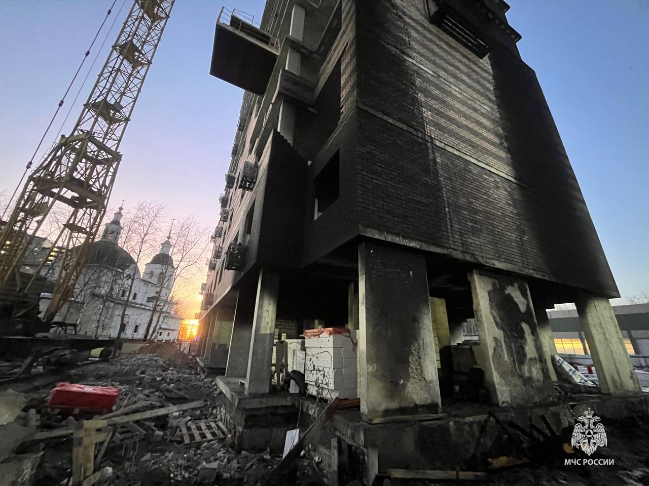 Пожар на стройплощадке в Сургуте: огнеборцы не допустили распространения огня Пожар на стройплощадке в Сургуте: огнеборцы не допустили распространения огня