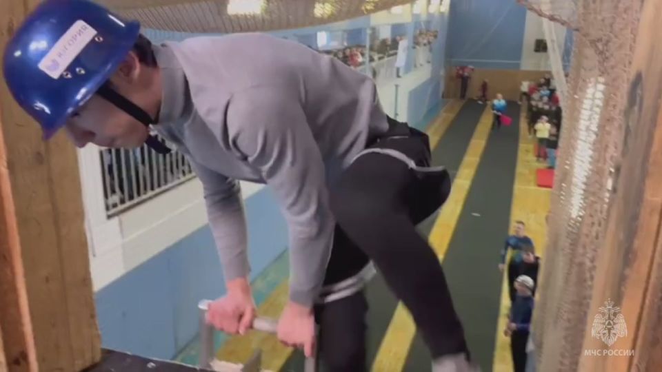 В Лянторе состоялись городские соревнования по пожарно-прикладному спорту среди школьников