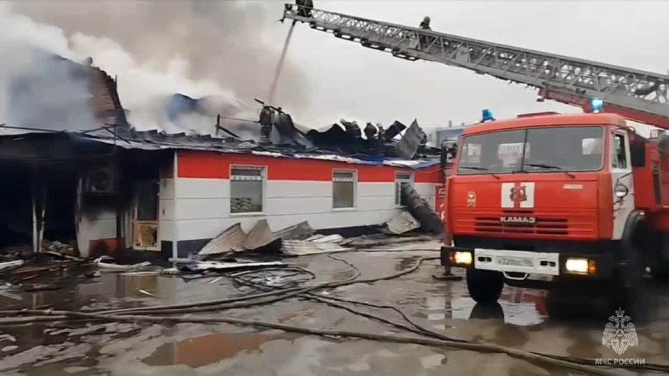 Взрыв газового баллона в Сургуте произошел в соседней с магазином «Магнит» пекарне, рассказали «Ъ-Урал» в пресс-службе торговой сети