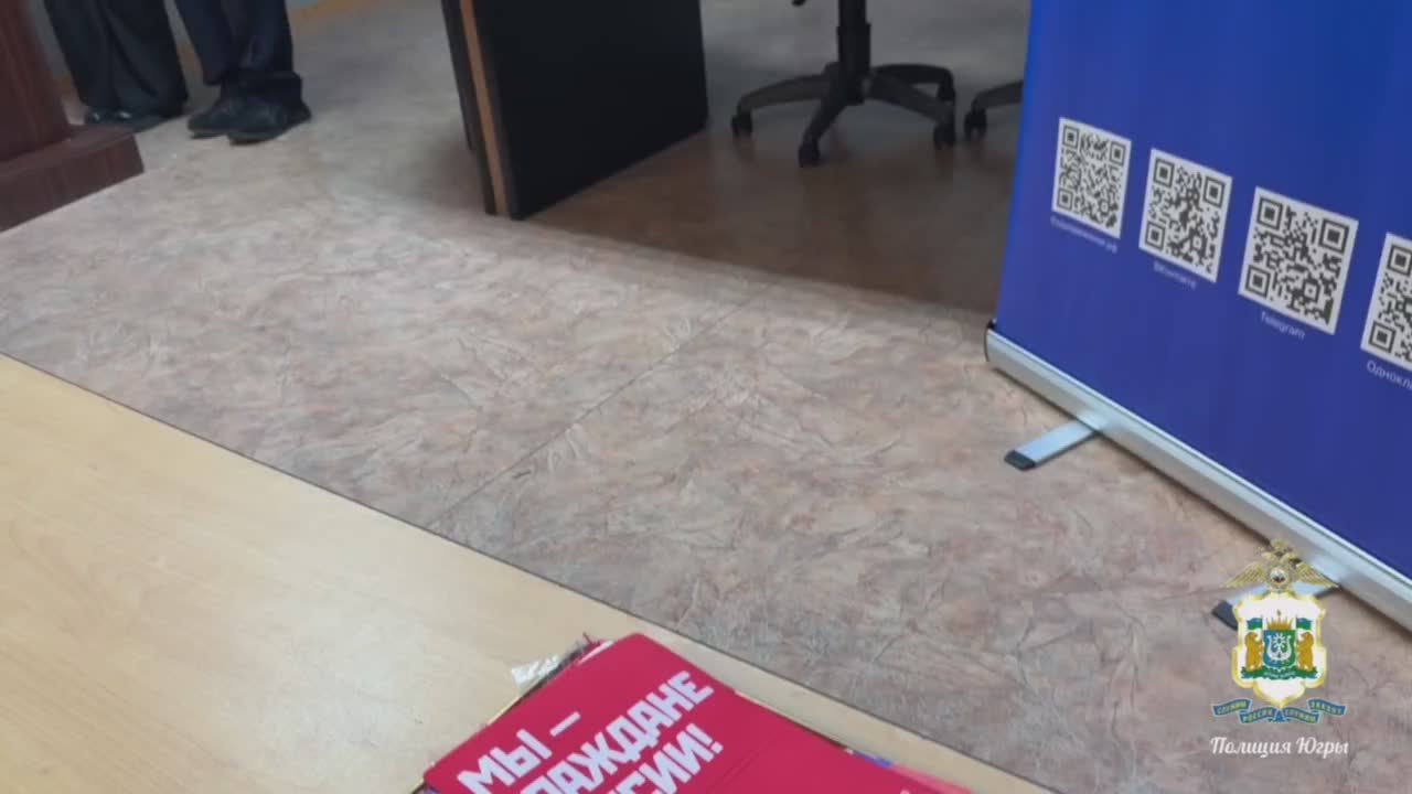 В Пыть-Яхе полицейские вручили первые паспорта гражданина Российской Федерации юным жителям