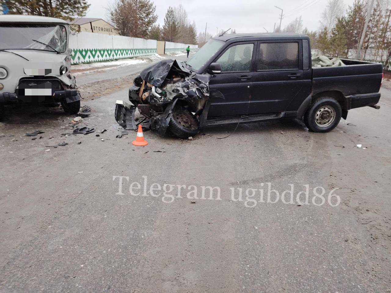 В Когалыме столкнулись два УАЗа