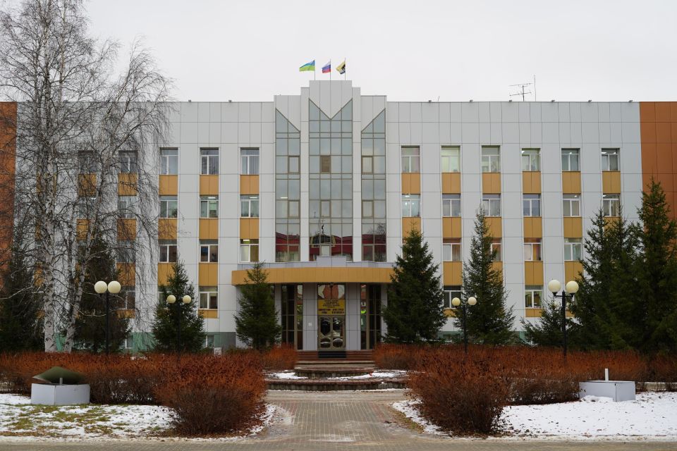 Уважаемые депутаты и сотрудники аппарата Думы Нефтеюганска!