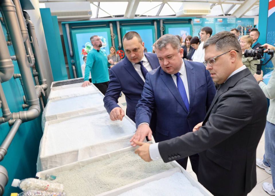 "Сибур. Дом полимеров". Выставка под таким названием открылась сегодня в Нижневартовске