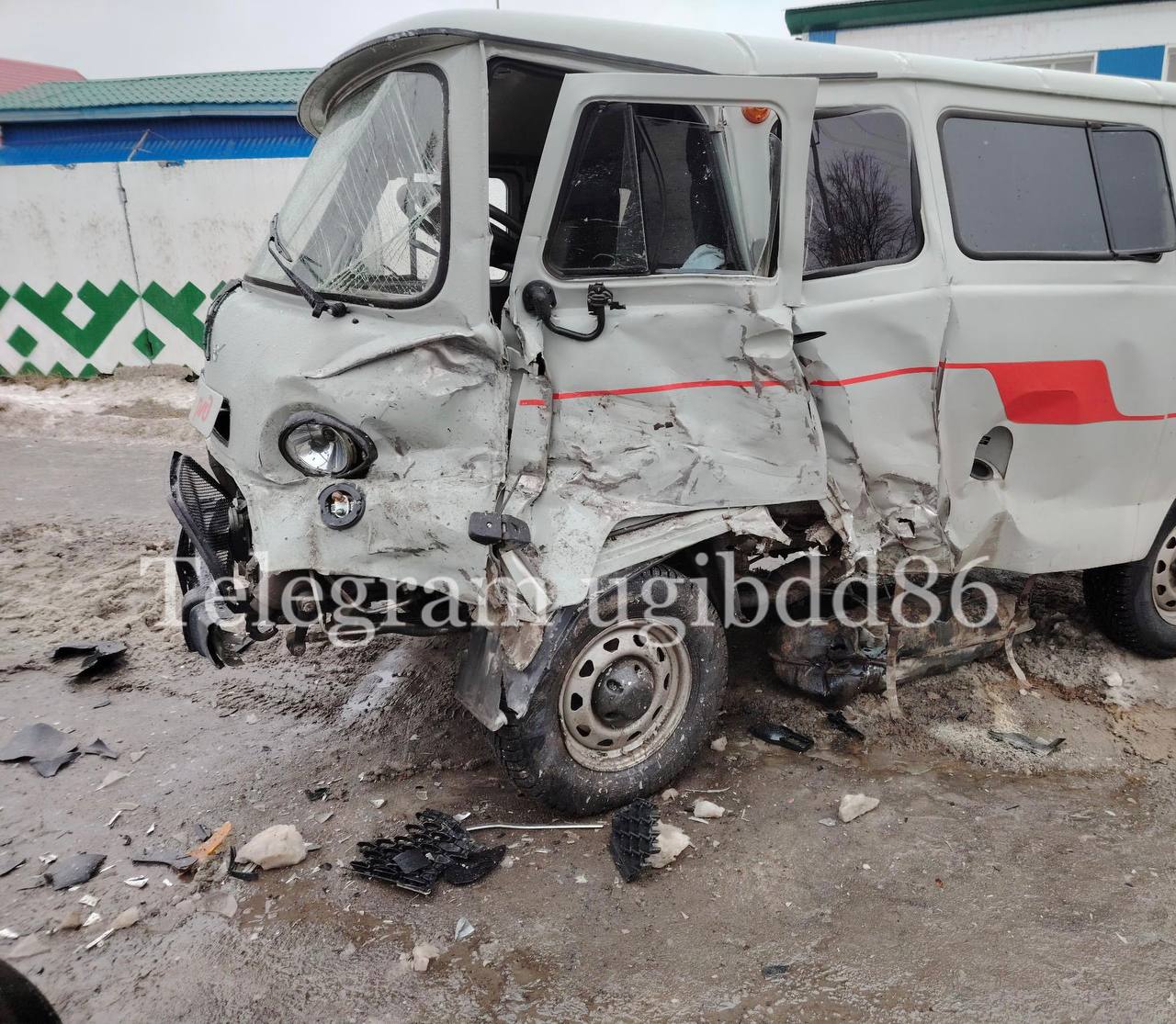В Когалыме столкнулись два УАЗа В Когалыме столкнулись два УАЗа