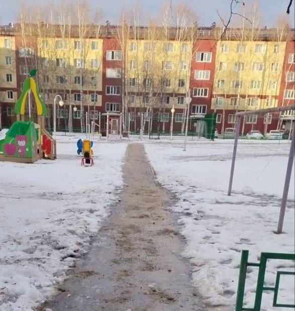 Резкие перепады температур последних дней стали причиной гололедицы на улицах города Резкие перепады температур последних дней стали причиной гололедицы на улицах города