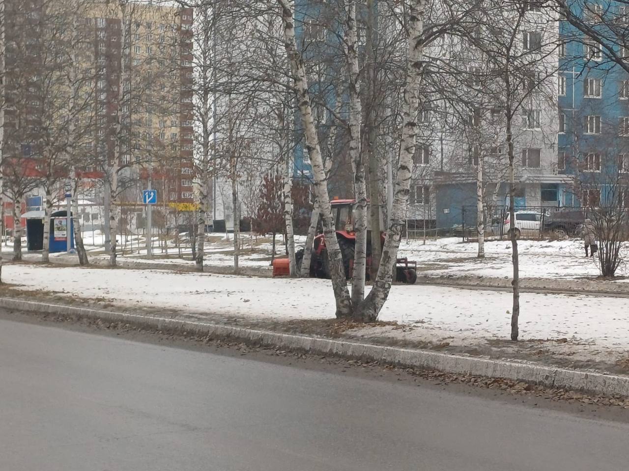 Резкие перепады температур последних дней стали причиной гололедицы на улицах города Резкие перепады температур последних дней стали причиной гололедицы на улицах города