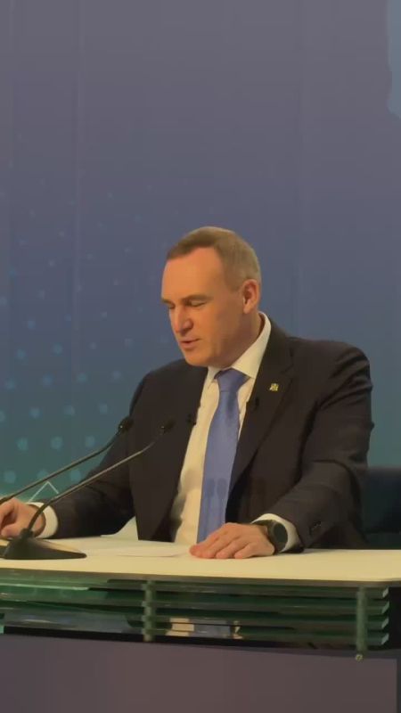 Руслан Кухарук рассказал, что во время рабочего визита в Когалым он решил посмотреть, как будет работать керлинг-центр в этом сезоне