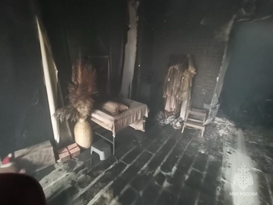 Огнеборцы ликвидировали возгорание в торговом центре Сургута